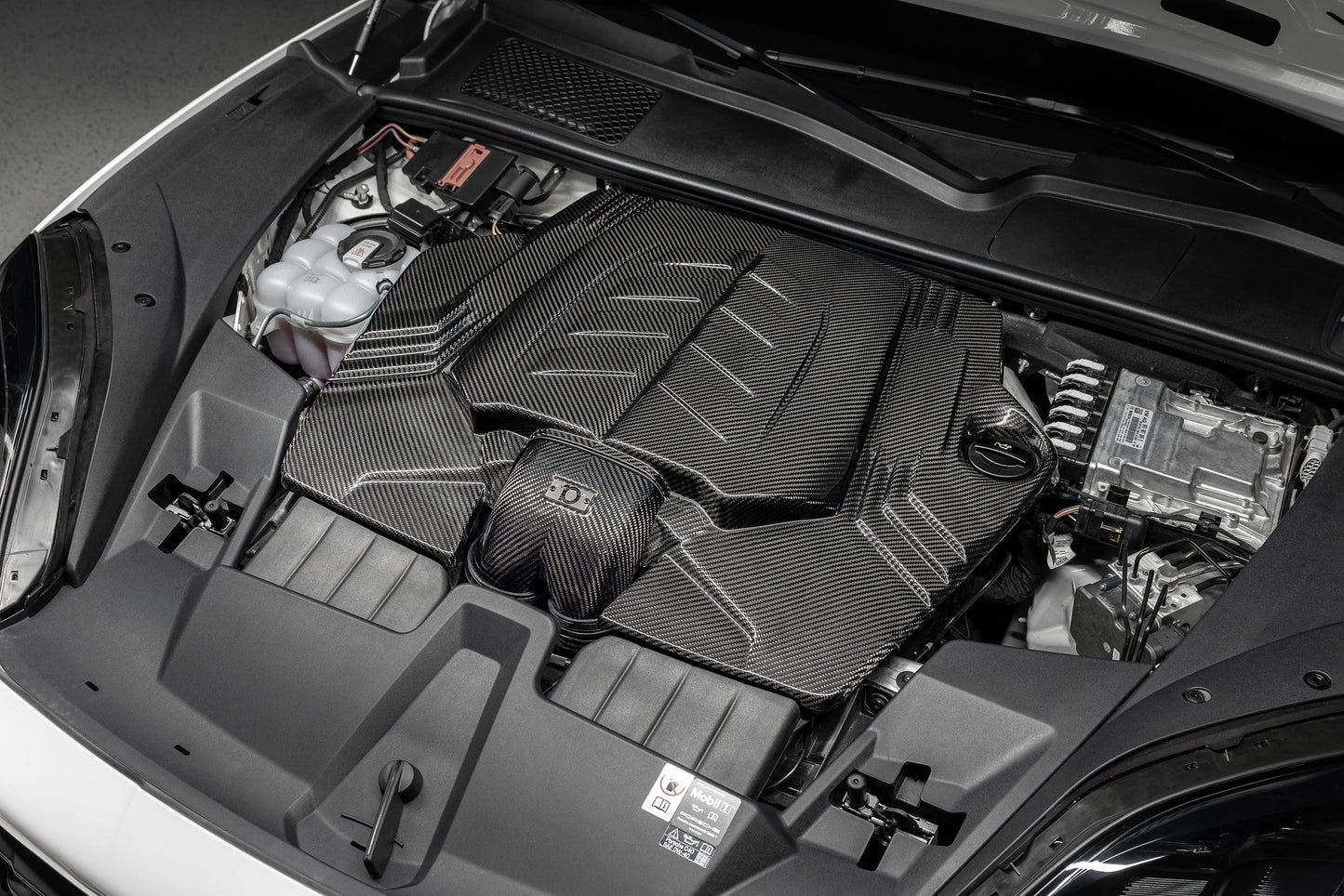 Eventuri Carbon Fibre Intake System - Porsche Cayenne GTS (2025+) | Turbo S (2025+) - Evolve Automotive