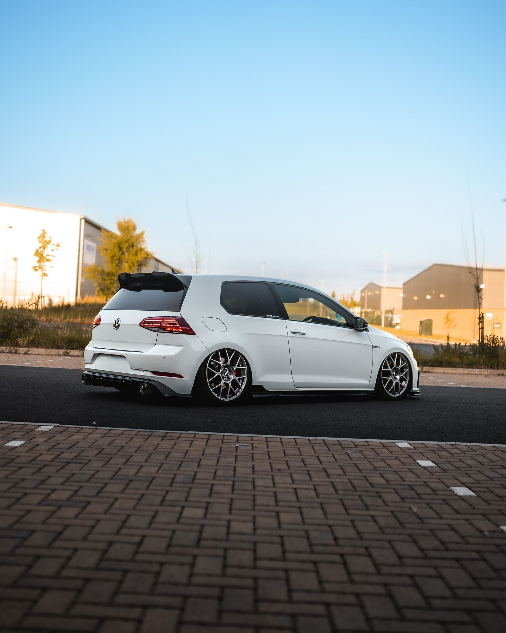 VW Golf, Golf GTI & Golf R Mk7 / Mk7.5 EVO - 1 Gloss Black Side Skirts by ZAERO (2014 - 2020) - Evolve Automotive